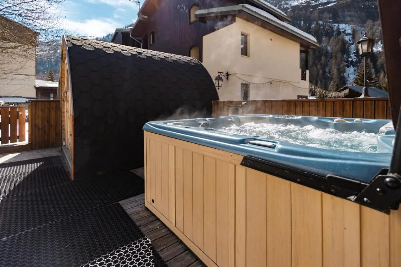 *** Hotel Chalet Coeur Des Brevieres By Chalet Chardons Tignes France