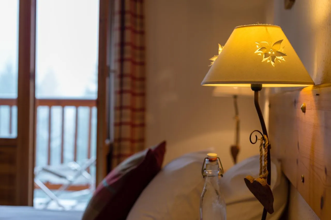 Hotel Chalet Coeur Des Brevieres By Chalet Chardons Tignes